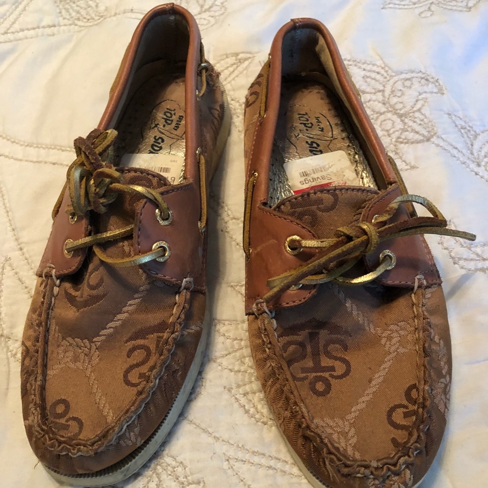 Women’s sperry shoes